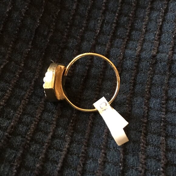 NOS Vtg Sarah Coventry Blue Marquise Stone Pearls Surround Goldtone Ring - Picture 8 of 8